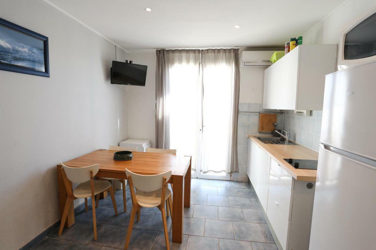 Appartement 6 Personnes Vue Mer 30 M De La Plage Hyères Extérieur photo